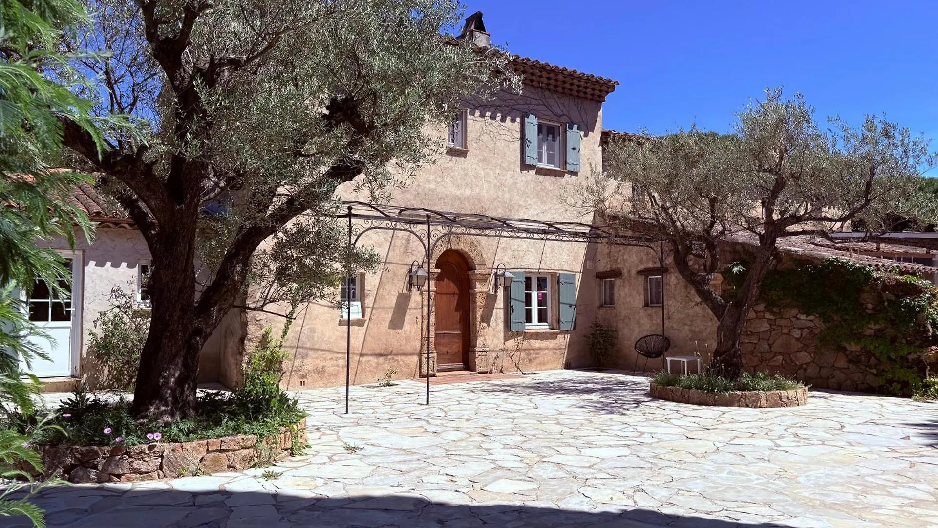 Bed and Breakfast Lei Souco Раматей 0*,
